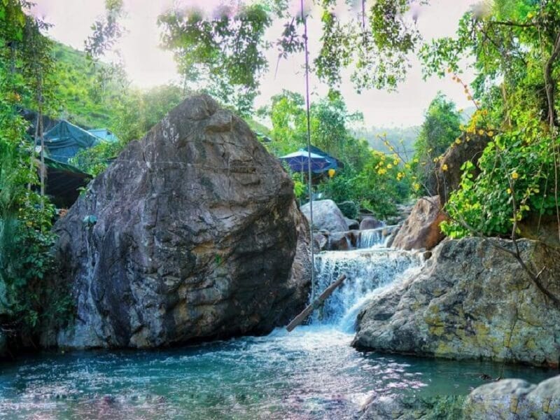 Vé tham quan Tuyệt Tình Cốc Quy Nhơn cực kỳ rẻ