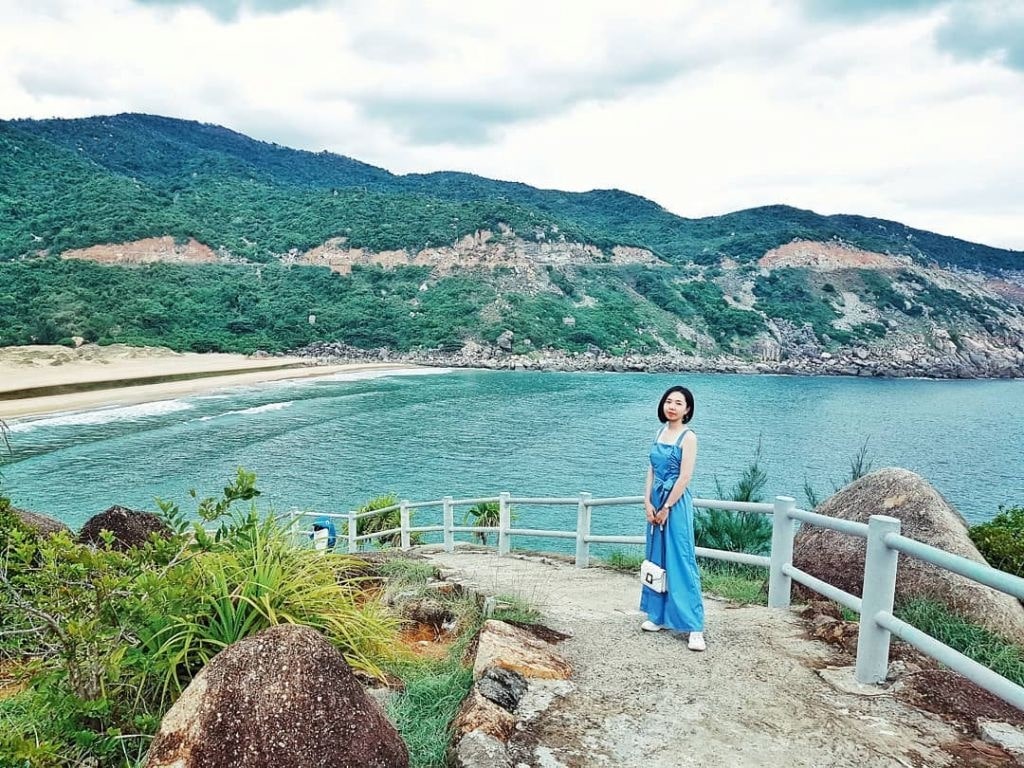 Nhiều du khách chọn khám phá bãi biển vào mùa hè