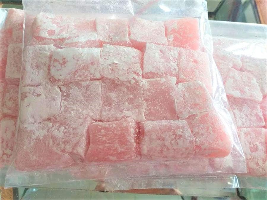 Bánh hồng Phú Yên ở quán Lê Doanh được đóng gói hút chân không