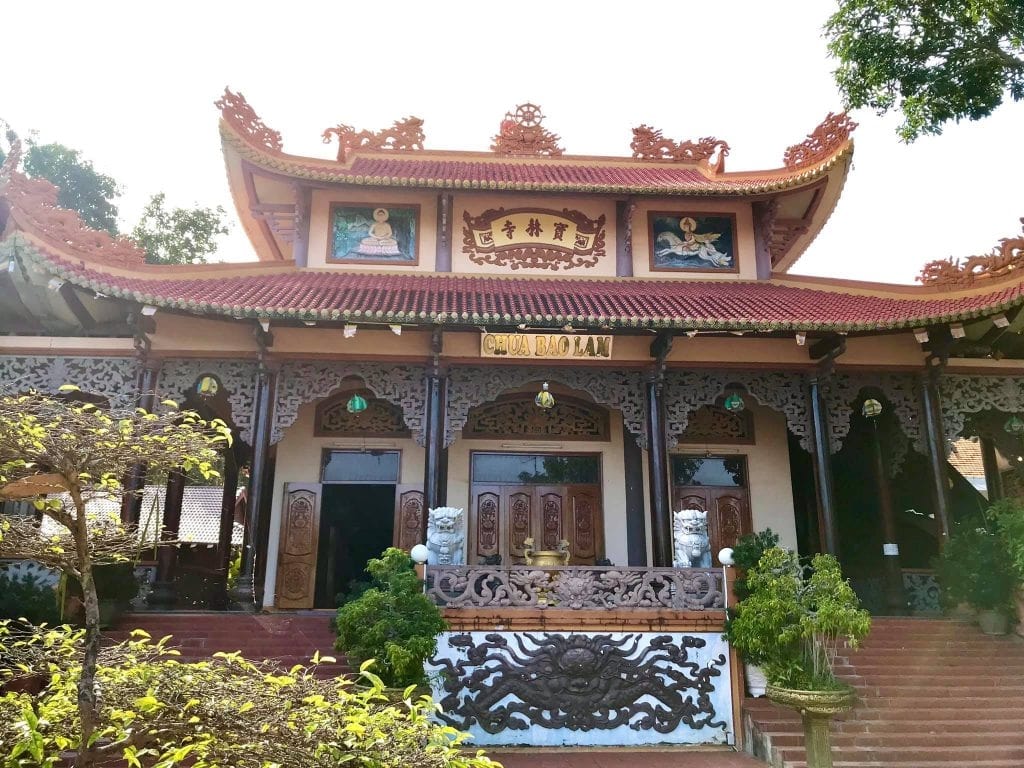 Không gian thanh tịnh và cảnh quan ấn tượng ở chùa Bảo Tịnh