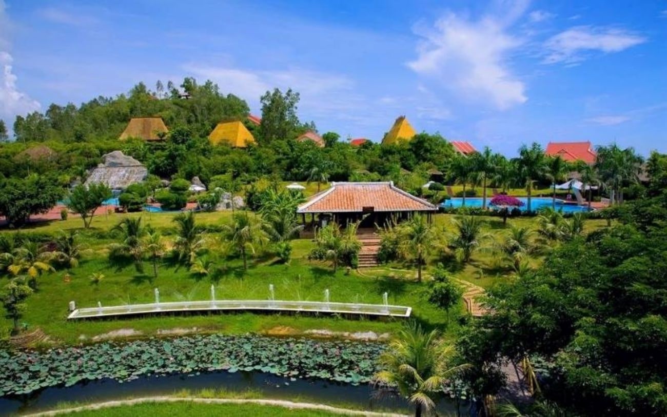 Resort nằm ở núi Thơm tuyệt đẹp, view biển đẹp mê
