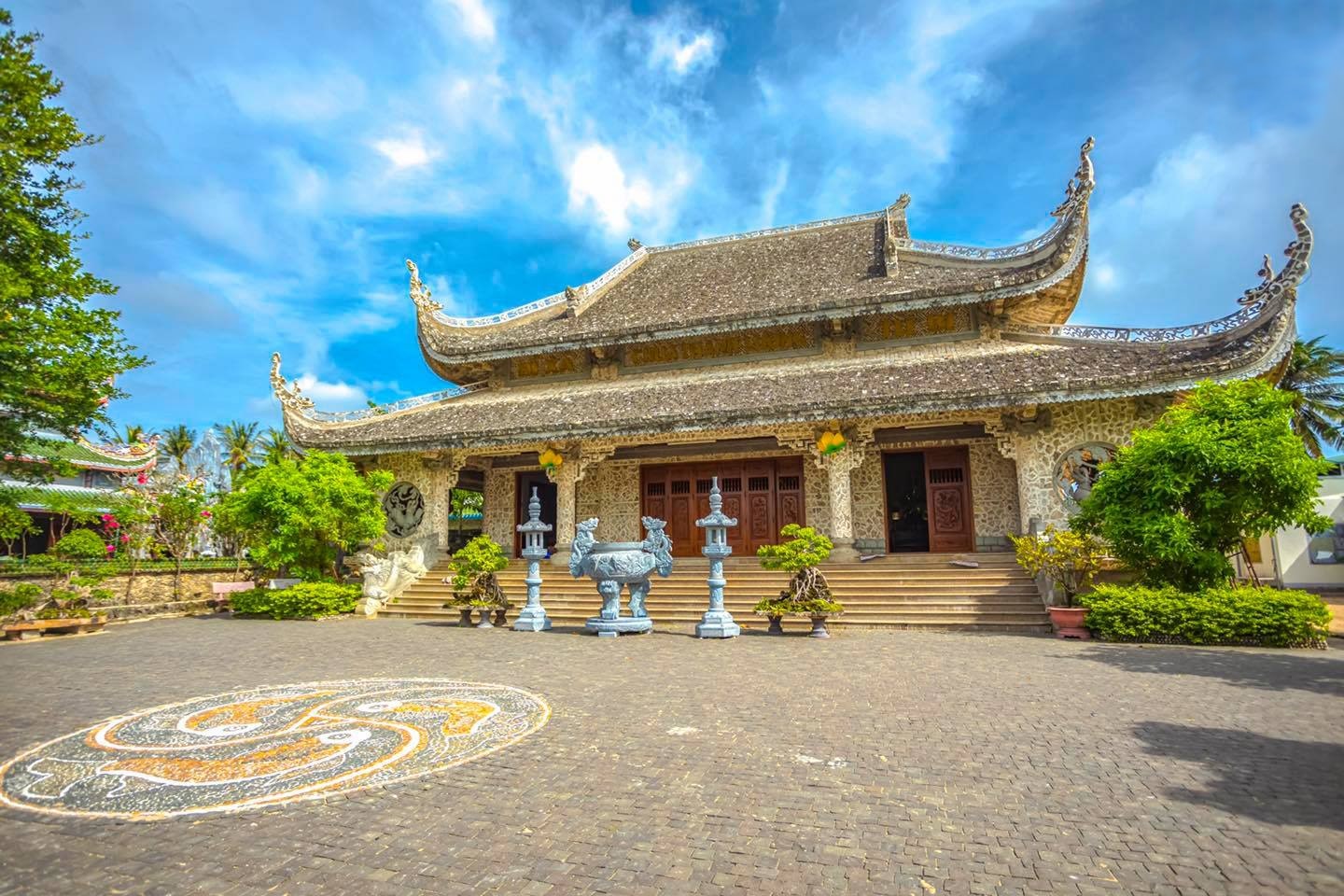 Toàn cảnh ngôi chùa độc đáo ở Phú Yên
