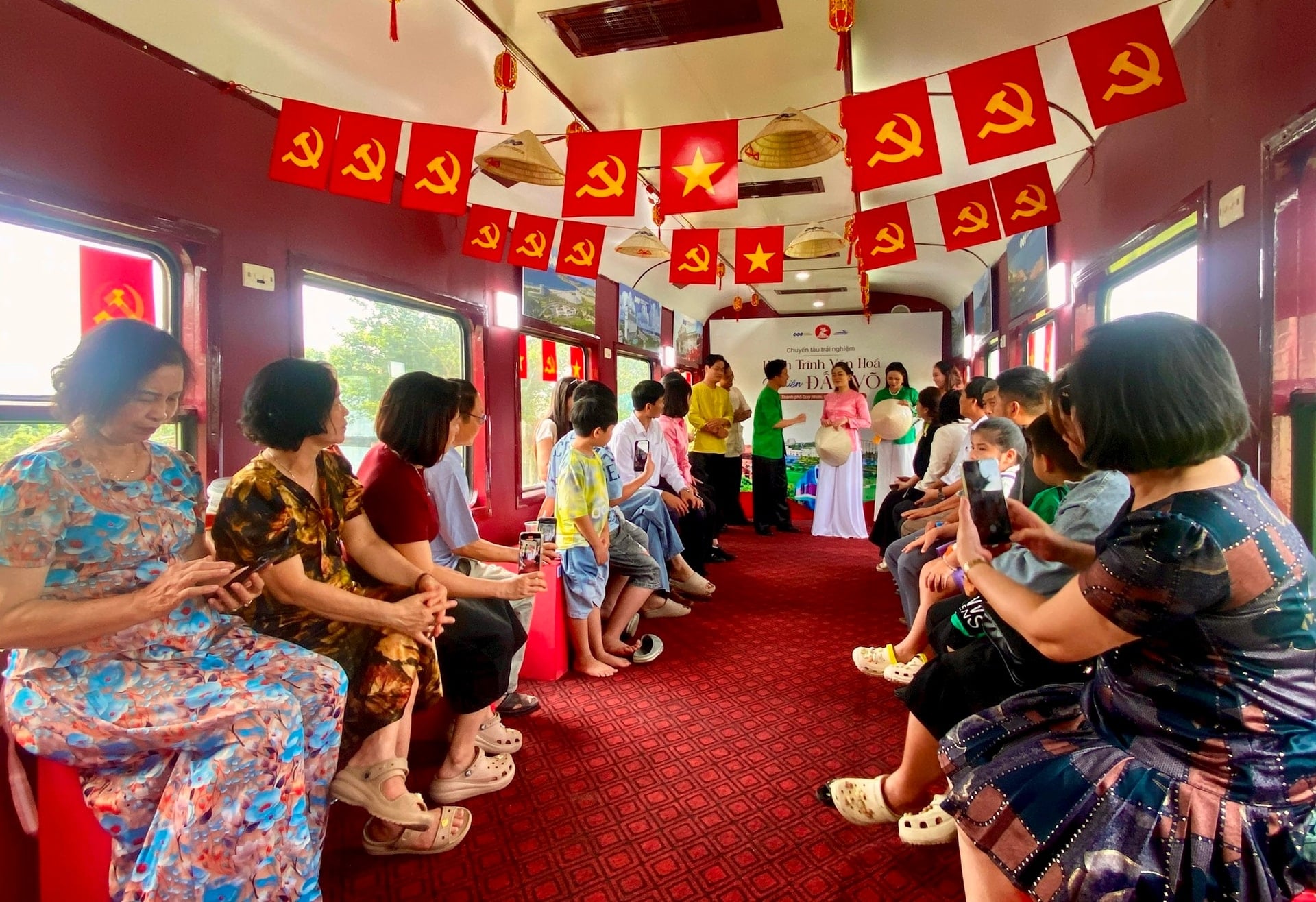 Sự kiện đặc biệt trên các chuyến tàu
