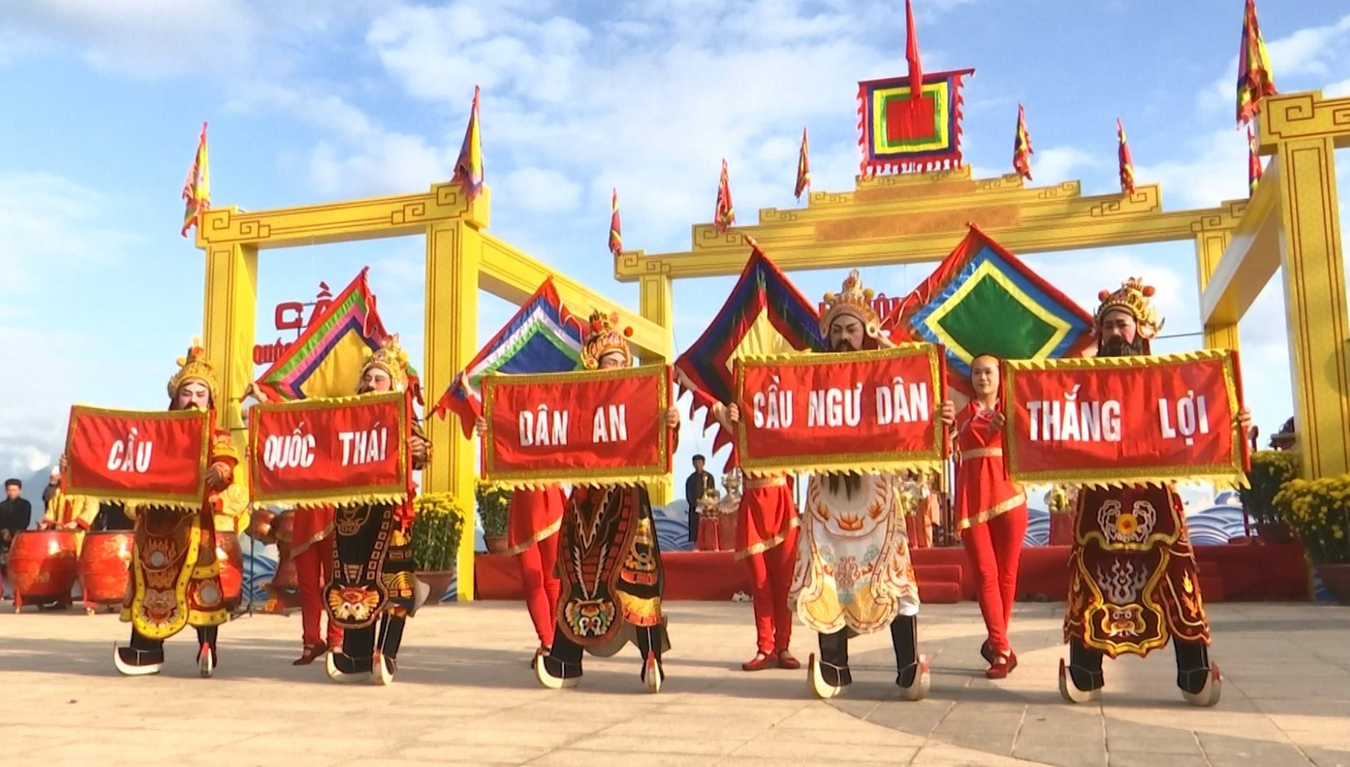 Lễ hội thể hiện nét đẹp tâm linh của người dân miền biển