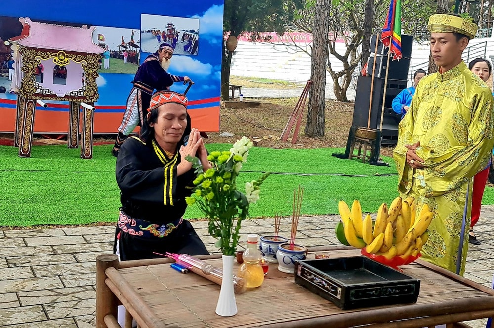 Nghi lễ diễn ra cực kỳ trang nghiêm và trang trọng