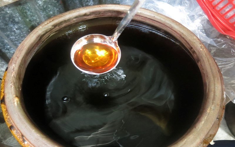 Nước mắm cốt được ủ thành phẩm từ 18 - 24 tháng