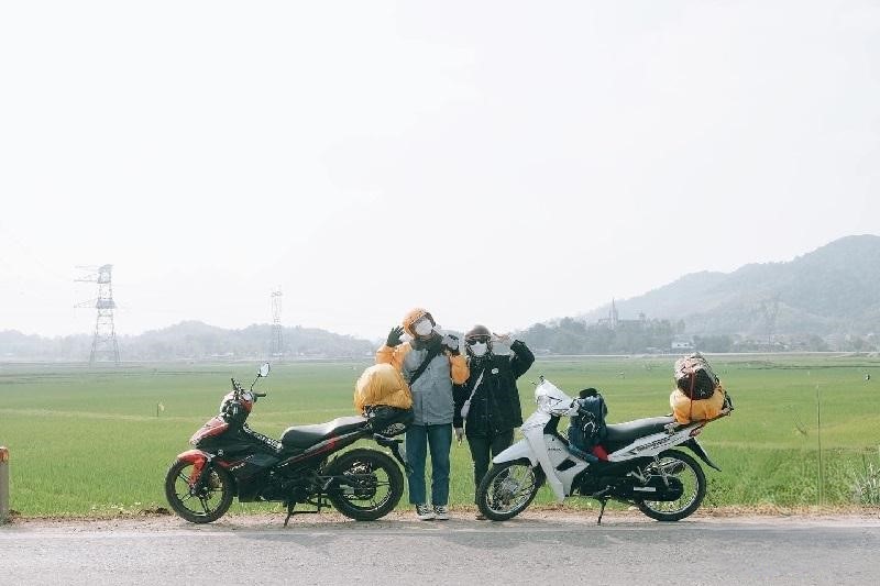 Xe máy là phương tiện phù hợp để đến thiền viện