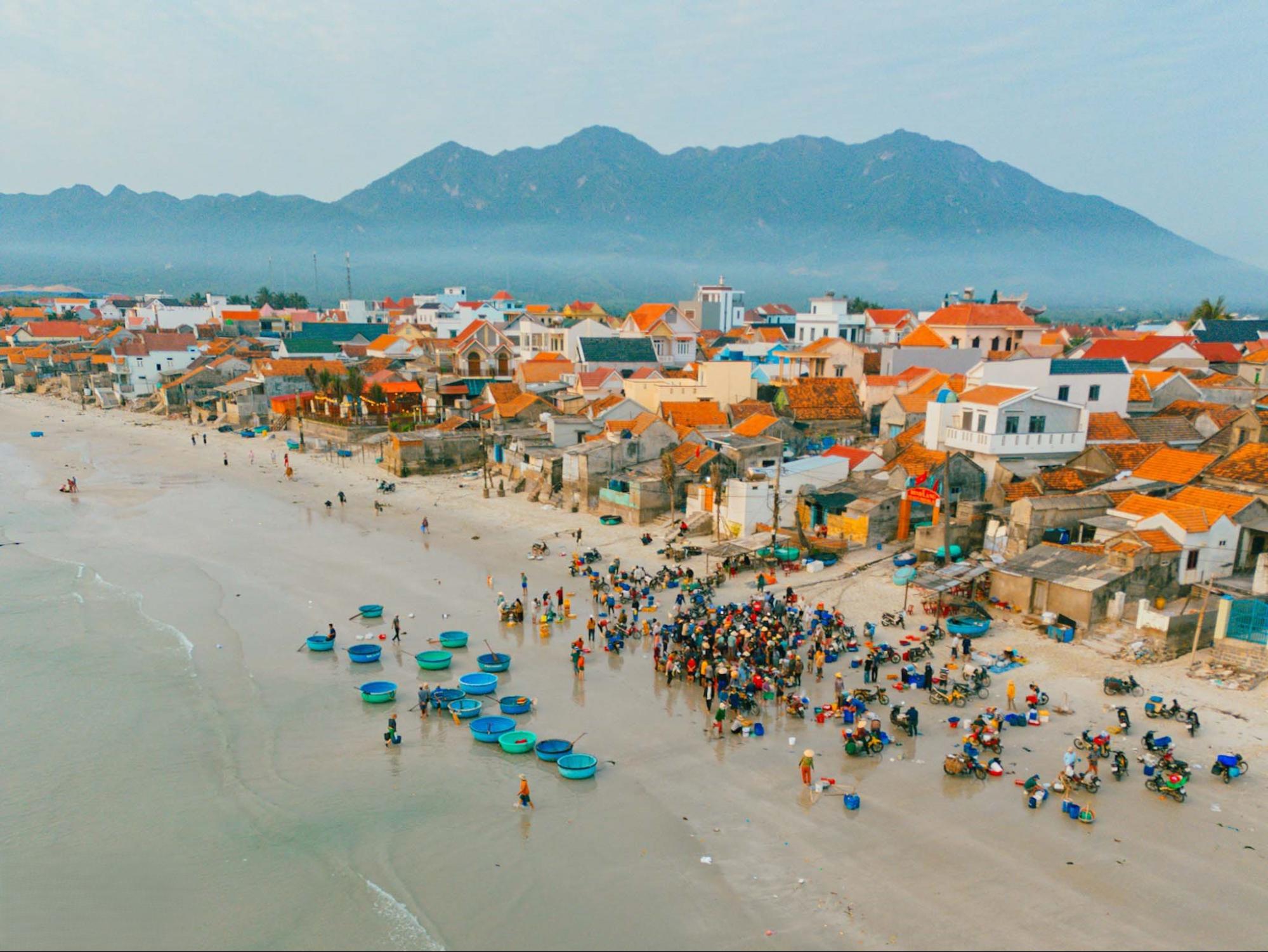 Ninh Thủy là một làng chài có lịch sử lâu đời 300 năm