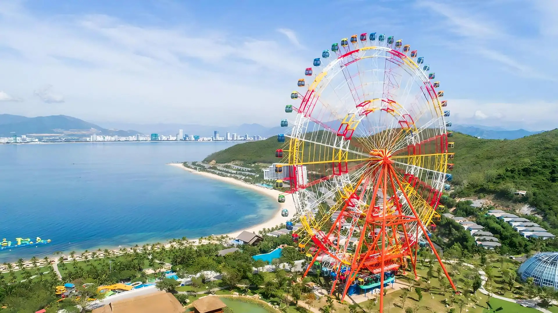 Toàn cảnh khu phức hợp Wonderpark Nha Trang nhìn ra biển