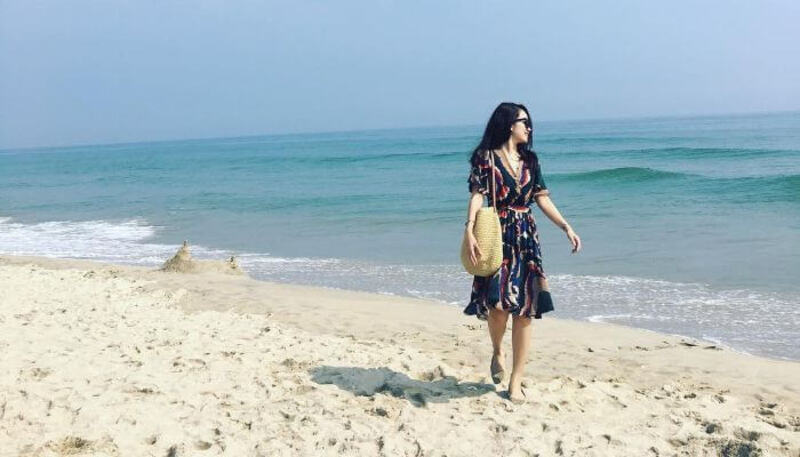 check-in trên bờ biển Thạch Hải