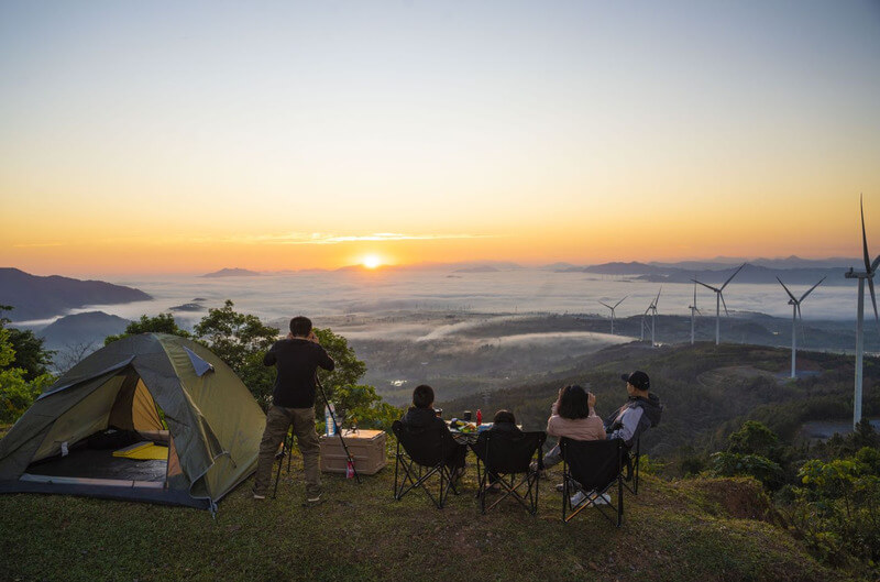 Cánh đồng gió ở hồ thuỷ điện Rào Quán