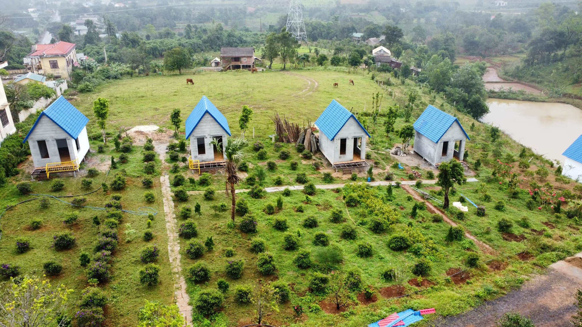 Homestay Bảo Nguyên Xanh nằm giữa núi non xanh ngắt