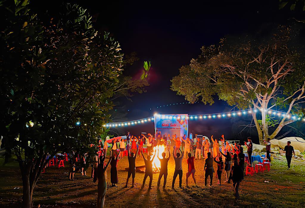 Đêm lửa trại giao lưu văn nghệ tại Chênh Vênh