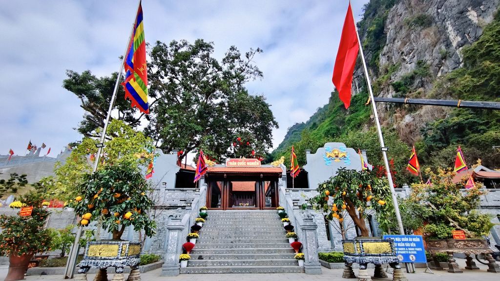 Đền Đức Ông là công trình tâm linh có ý nghĩa lịch sử và văn hóa đối với người dân địa phương.