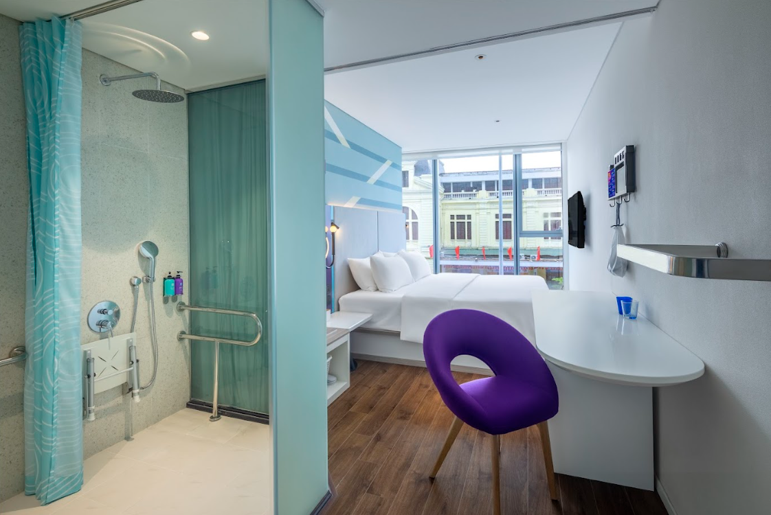 Queen Room – Accessible