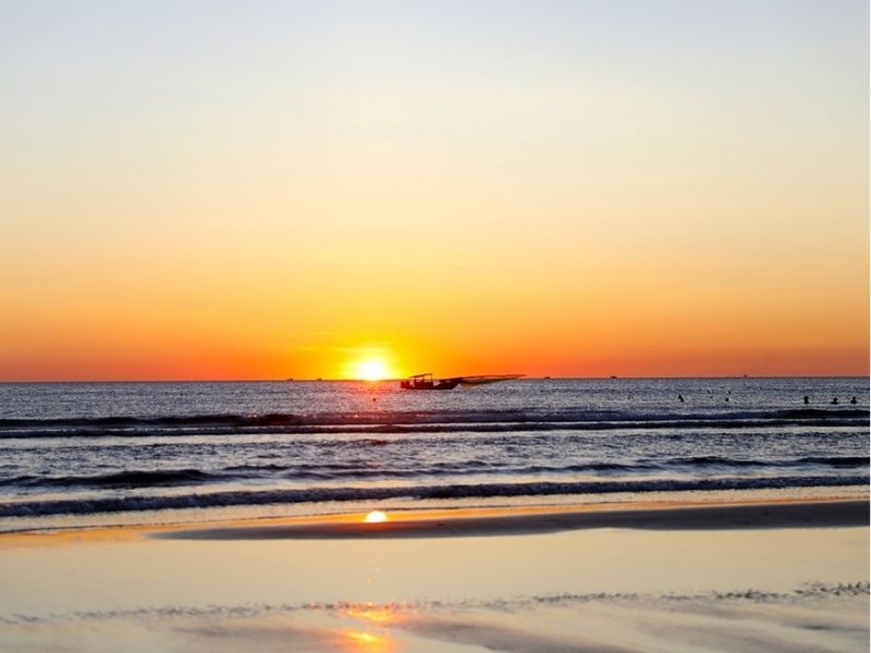 Ngắm bình minh tuyệt đẹp trên bãi biển Kỳ Ninh
