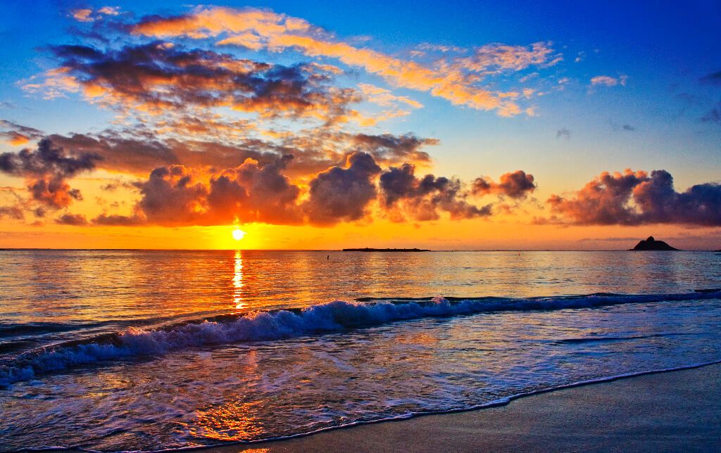 Thẫn thờ trước khung cảnh hoàng hôn lãng mạn tại Bãi Dài
