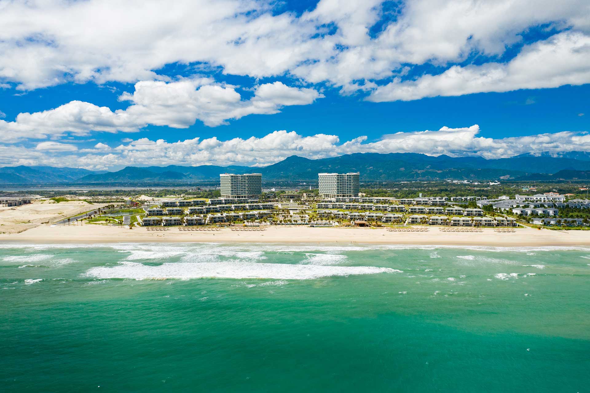 Nghỉ dưỡng 5 sao tại các resort cao cấp quanh Bãi Dài Nha Trang
