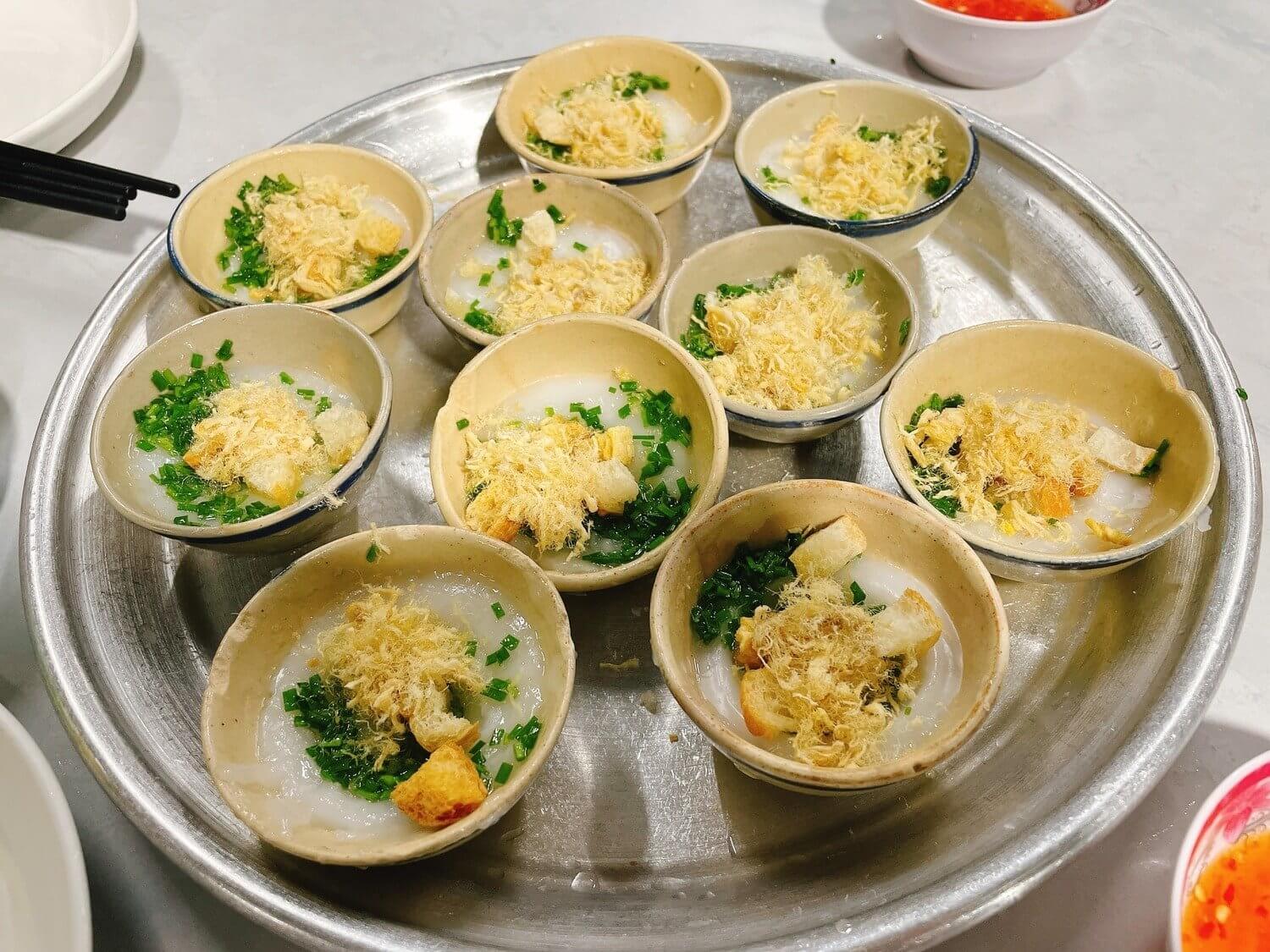 Quán 98 Lê Trung Kiên với phần bánh mịn, dẻo đầy đặn
