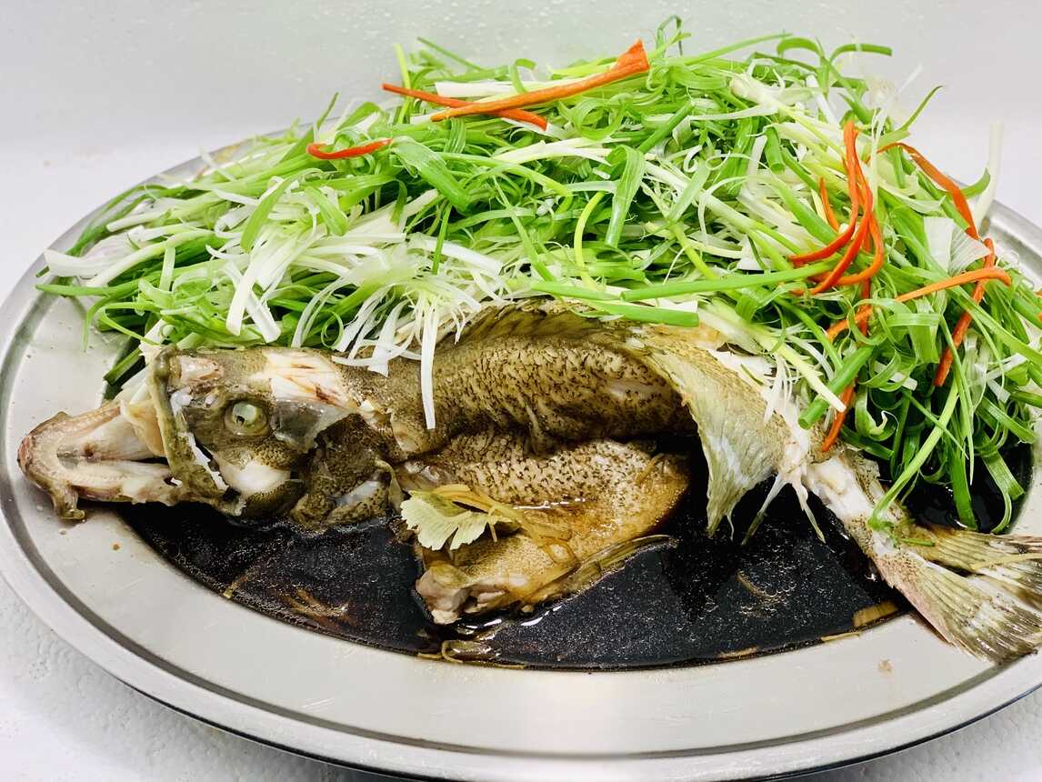 Cá mú hấp thơm ngon là đặc sản Thạch Hải
