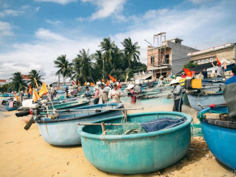 Làng chài bình dị trên bãi biển Xuân Hải
