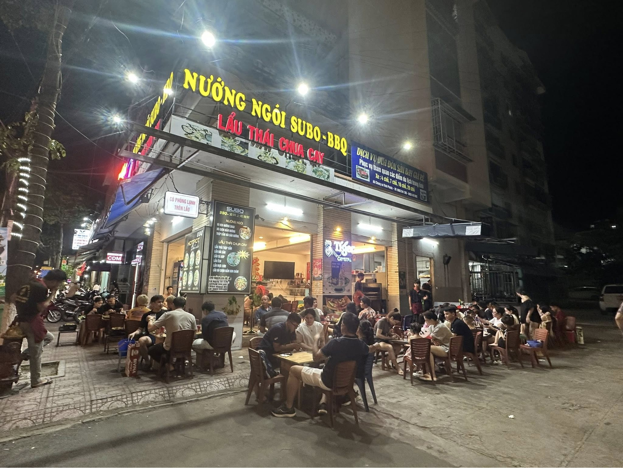 Không gian quán Nướng ngói SUBO
