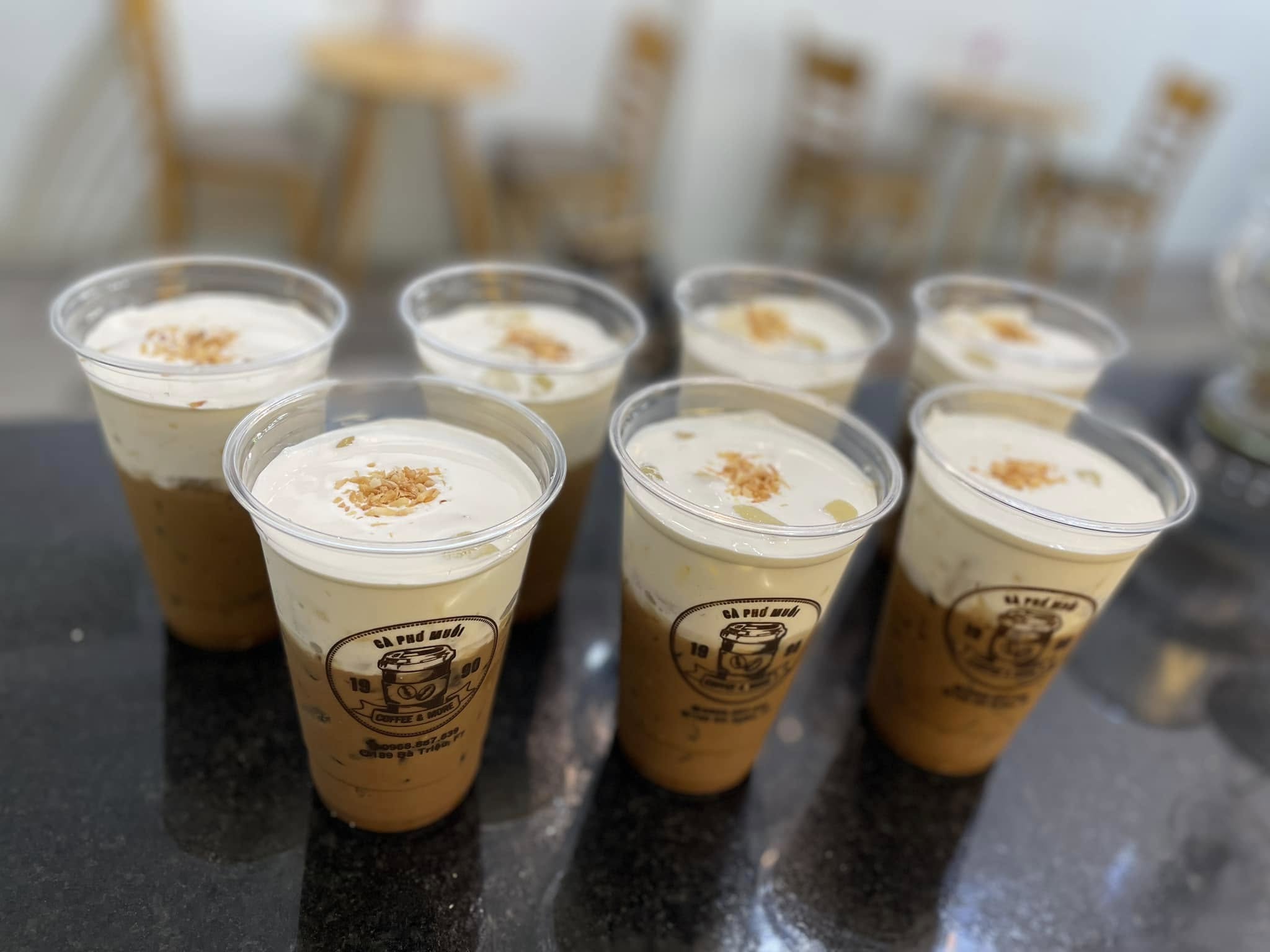 Ly cà phê muối đậm đà, béo ngậy, cuốn hút tại 1990 