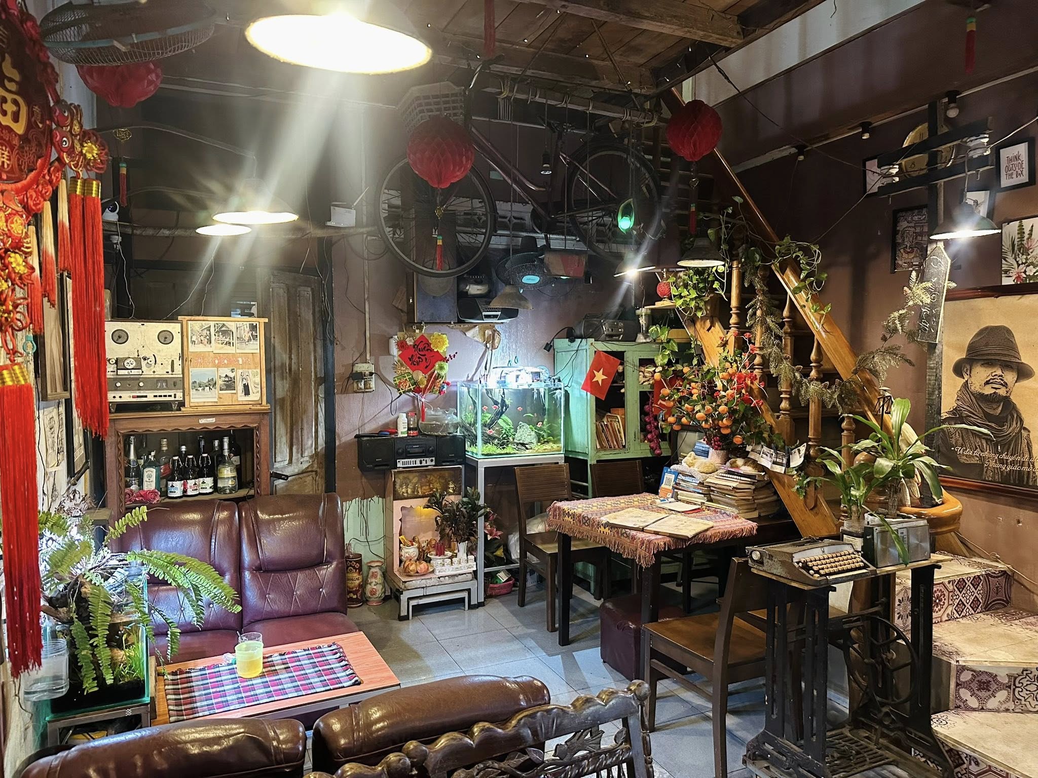 Wait Vintage Coffee với không gian yên tĩnh, phong cách cổ điển