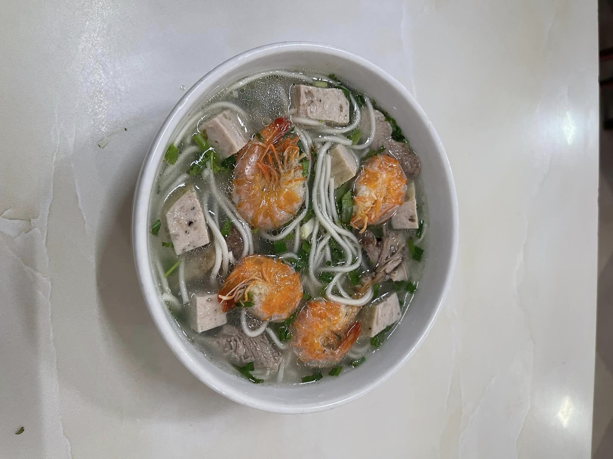 Tô cháo canh Hà Tĩnh quán Bà Ưng thơm ngon, ăn là ghiền
