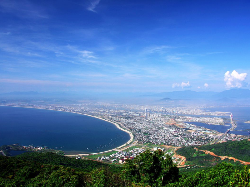 Chiêm ngưỡng vẻ đẹp của Đà Nẵng khi đứng từ bán đảo Sơn Trà