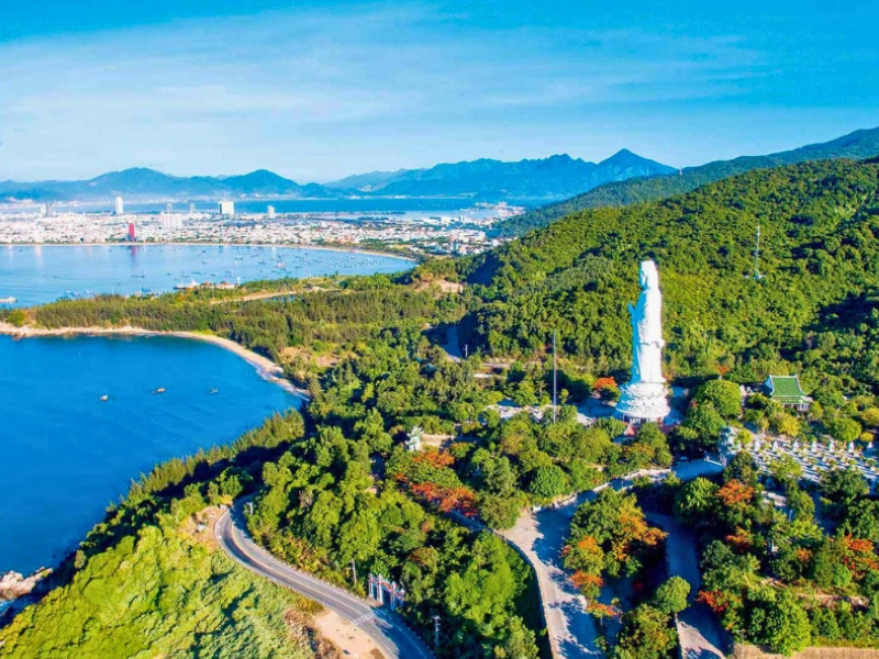 Chùa Linh Ứng là điểm du lịch tâm linh nổi tiếng bậc nhất Đà Nẵng