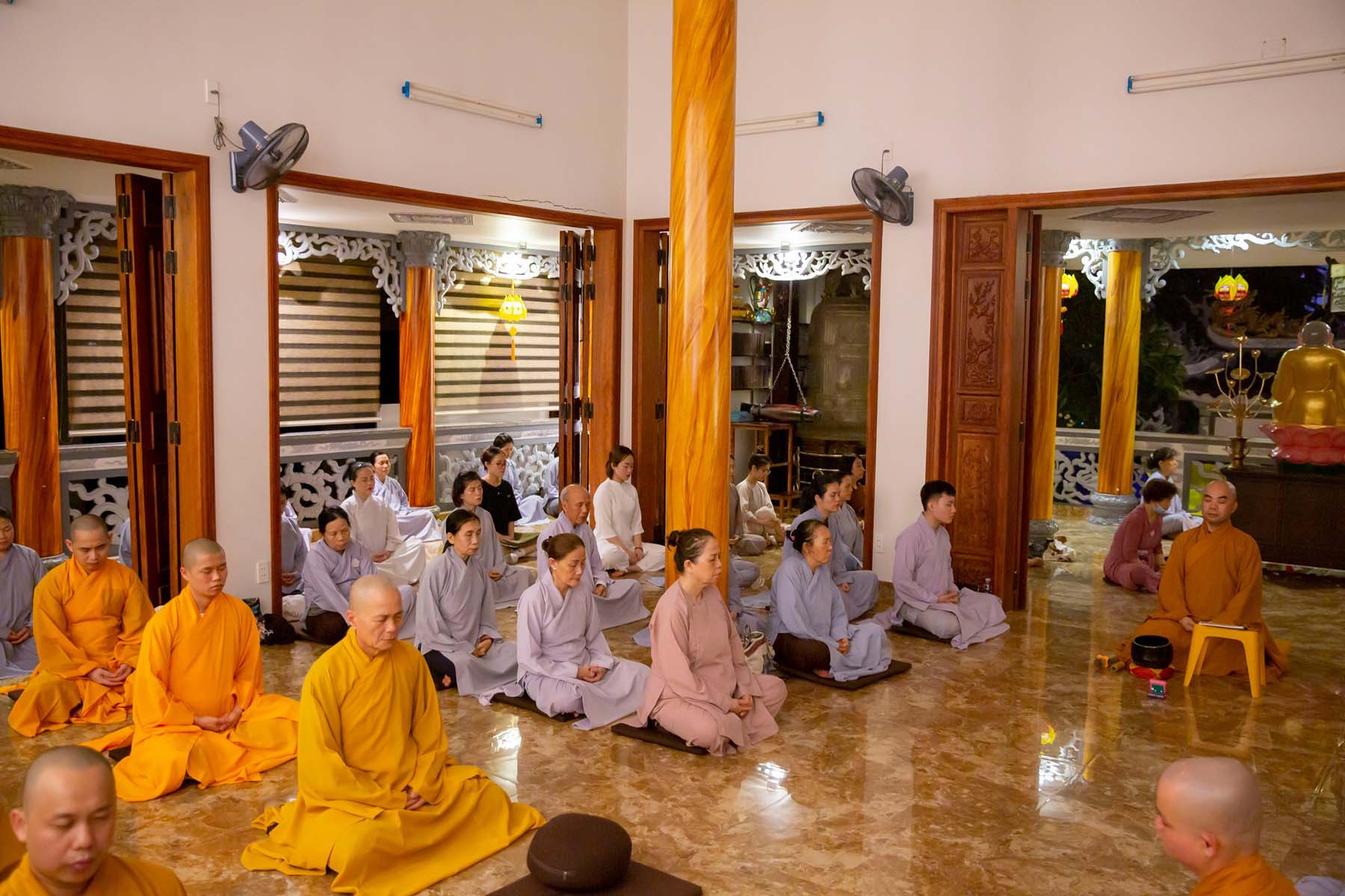 Chùa Bát Nhã thường xuyên tổ chức khóa tu cho người dân và du khách
