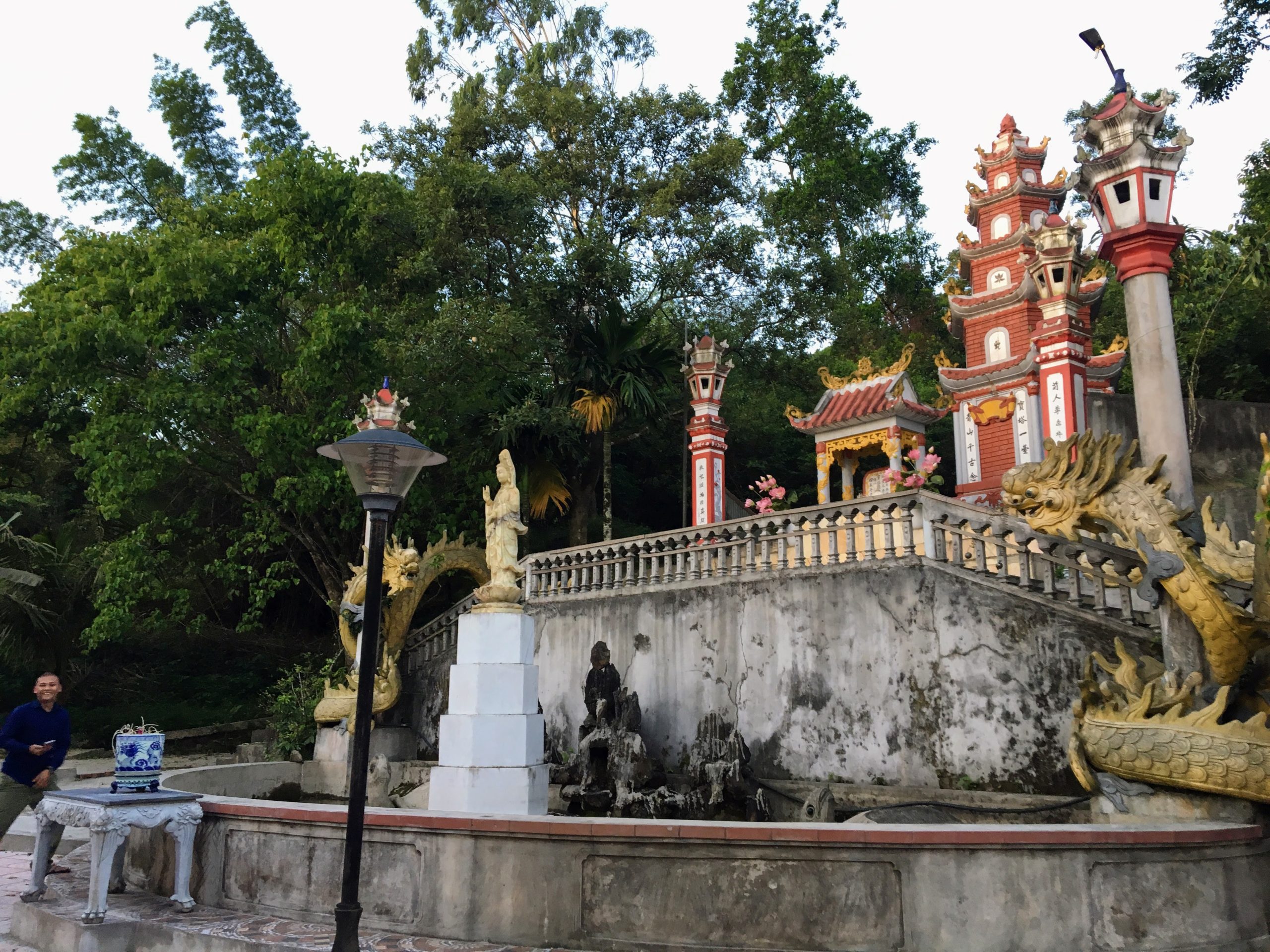 Công trình chùa nhuốm màu thời gian
