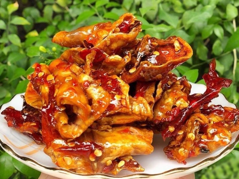 Mực rim me có vị chua ngọt hài hòa, cay nhẹ, mực dai mềm vừa phải.