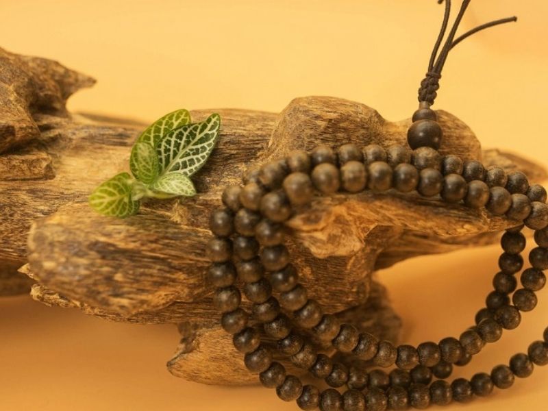 Trầm hương là món quà mang ý nghĩa tâm linh, thể hiện sự trang trọng và tinh tế
