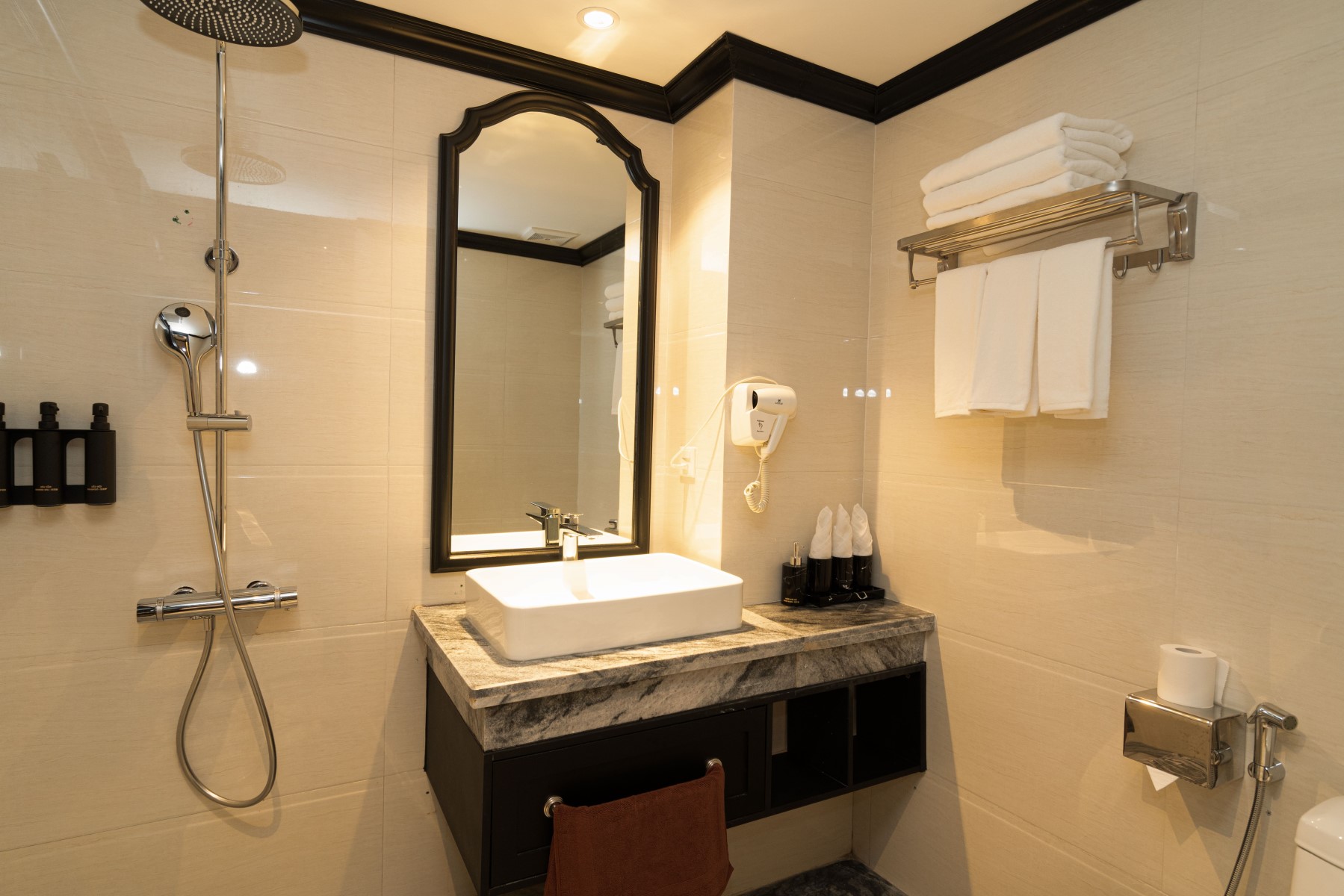 Phòng Deluxe 3 người (Deluxe Triple Room)
