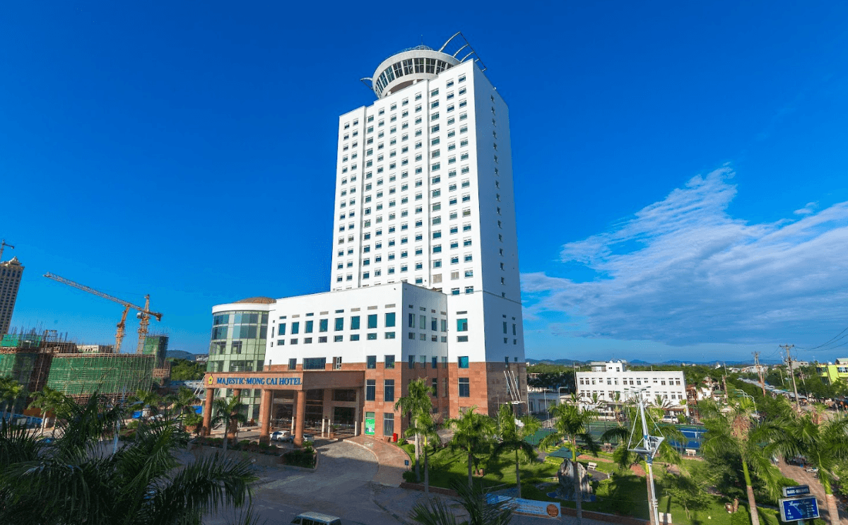 Toàn cảnh khách sạn Majestic Hạ Long