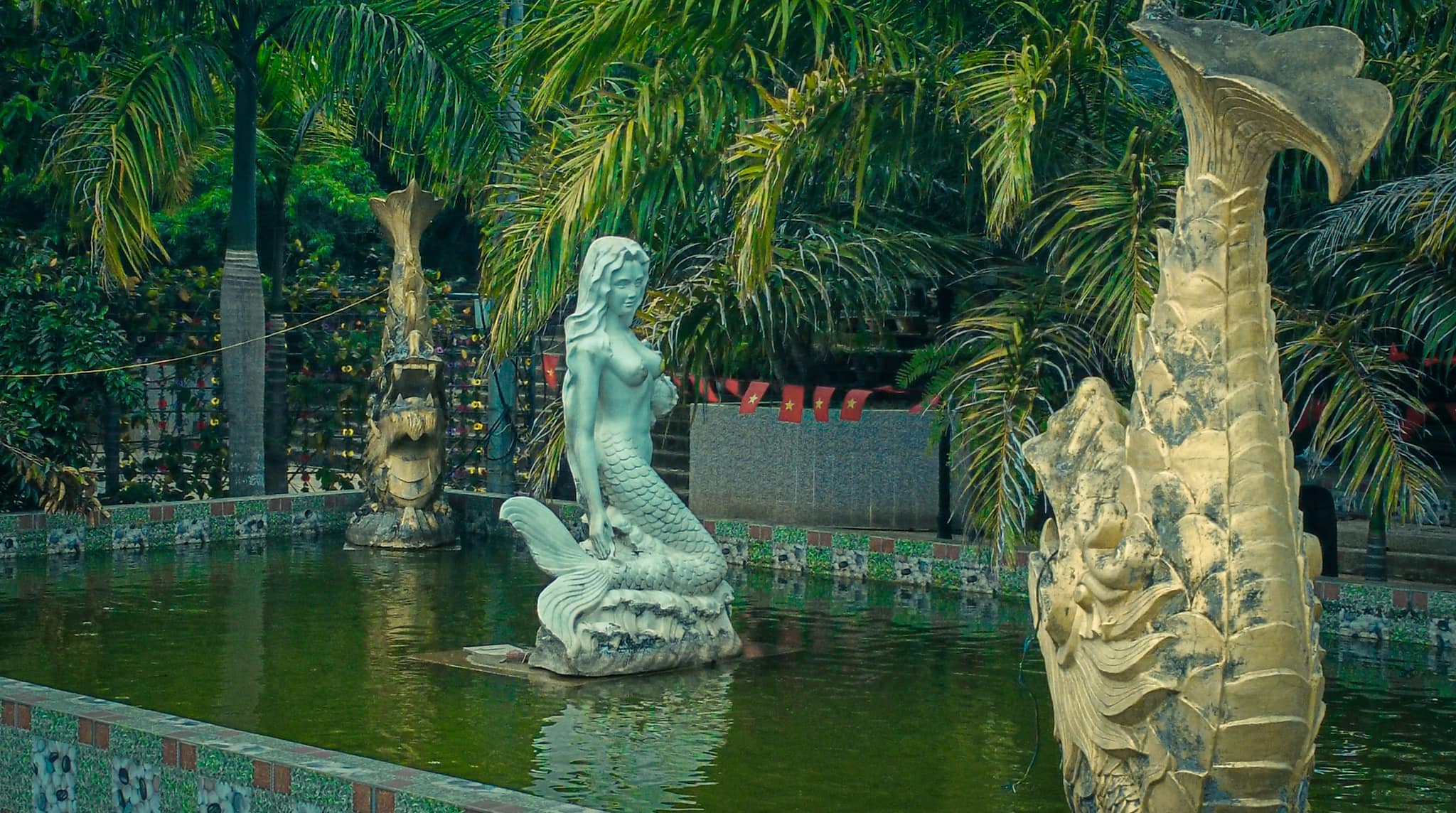 Tiểu cảnh độc đáo trong khuôn viên Phước Sơn
