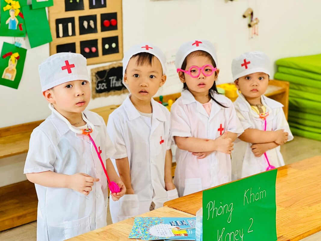 Các bé tham gia hoạt động nhập vai, hướng nghiệp
