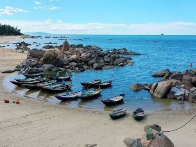 Thời điểm lý tưởng để khám phá làng cá Cửa Nhượng là mùa hè
