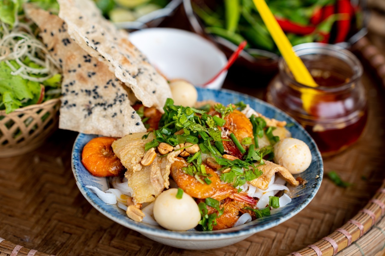 Mì Quảng ẩm thực quanh khu vực lễ hội Quan Thế Âm
