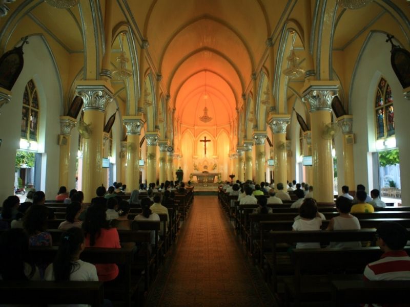 Vào lúc 10h của lễ chủ nhật nhà thờ Con Gà sẽ có thêm lễ tiếng Anh vô cùng đặc biệt