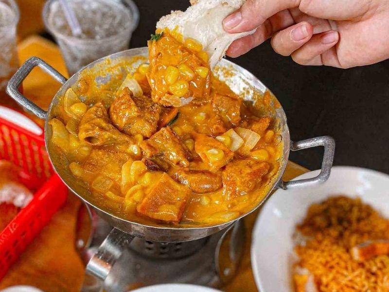 Phá lấu lòng bò tại quán Nga được chế biến một cách hoàn hảo với vị ngon khó cưỡng
