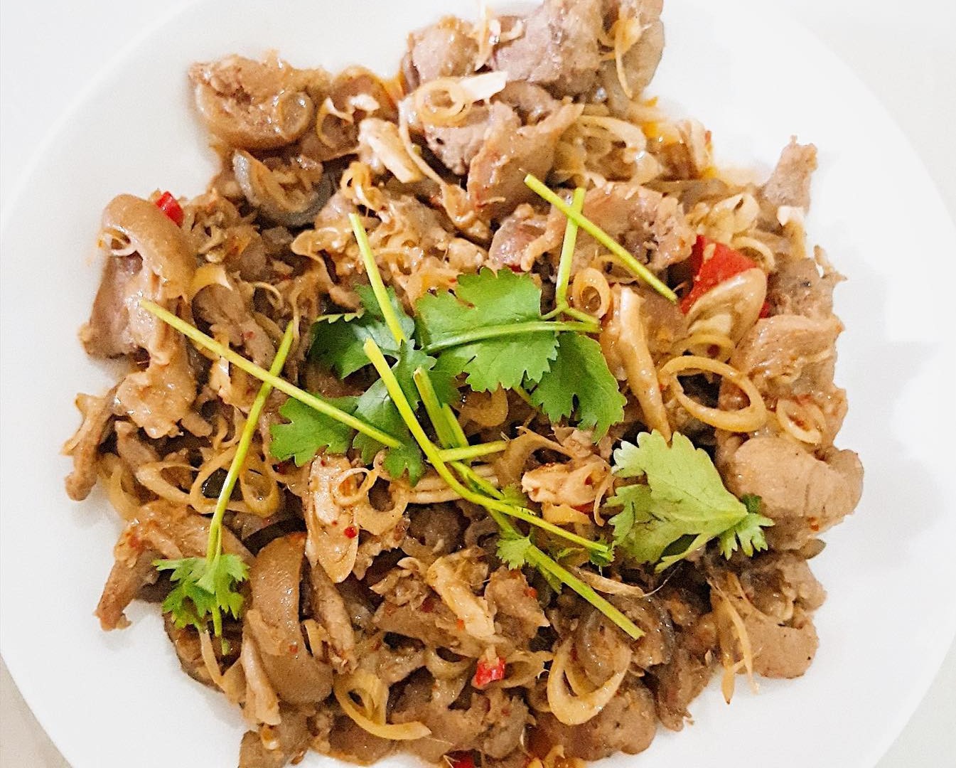 Món dê xào sả ớt tốn bia của Ba Thiện
