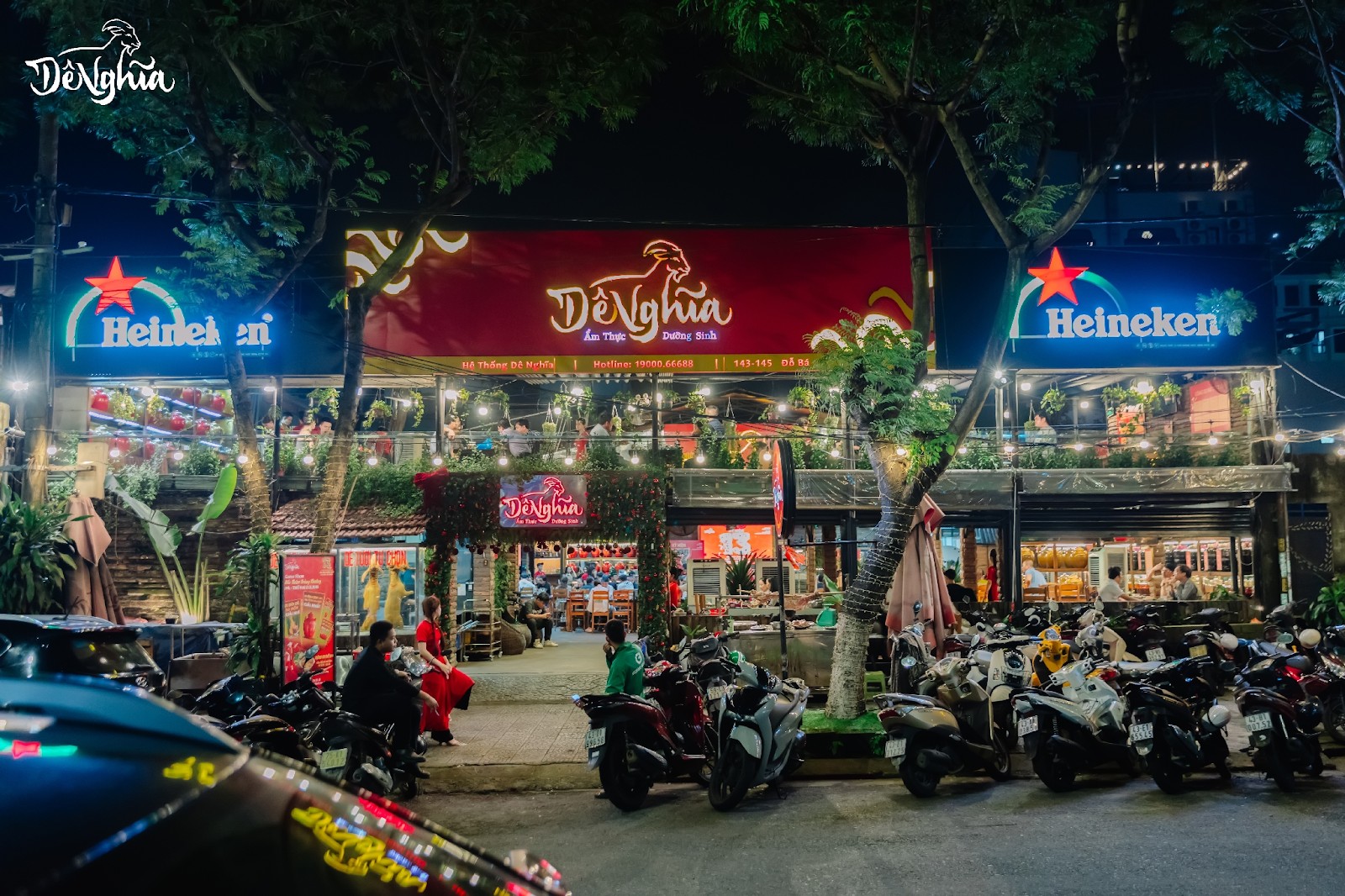 Quán dê Nghĩa đông khách vào mỗi tối cuối tuần
