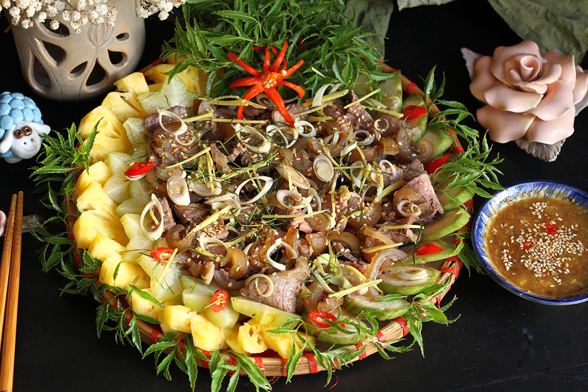 Món dê tái chanh nổi tiếng tại quán dê Chúa Đà Thành
