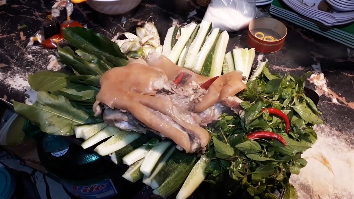 Dê hấp cả tảng giữ được hương vị nguyên bản tại Tư Hậu
