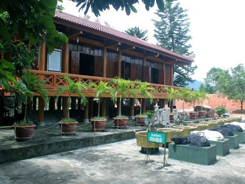 Đền Chín Gian là công trình tâm linh linh thiêng của người Thái ở Quỳ Châu
