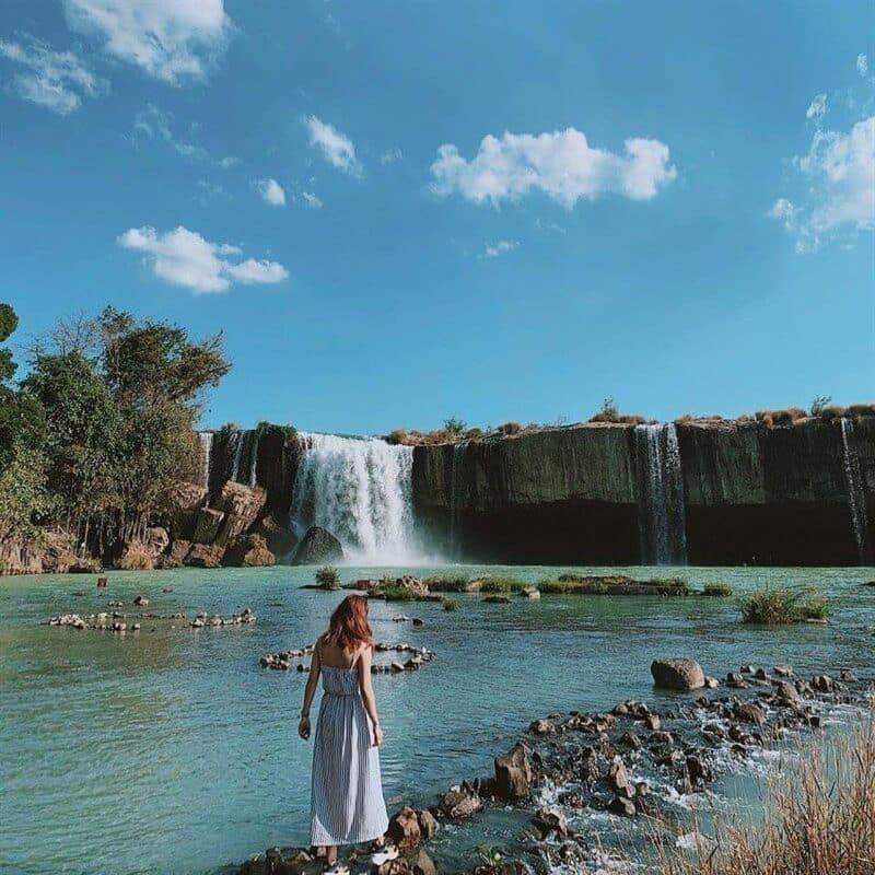 Chụp ảnh check-in sống ảo tại Thác Diệu Thanh
