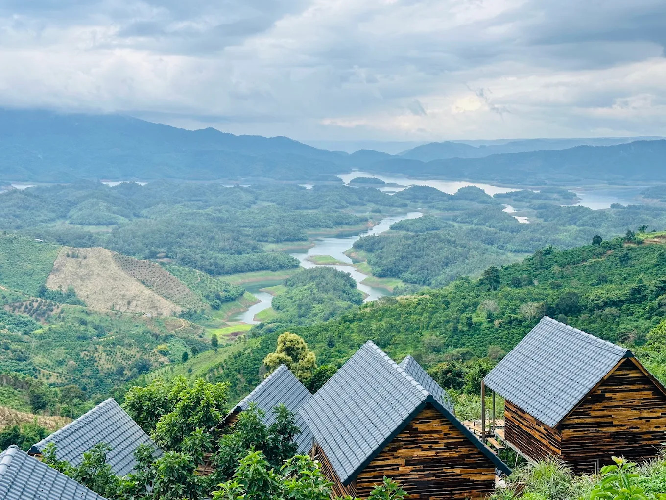 View đẹp như tranh nhìn từ Homestay A Súy Tà Đùng
